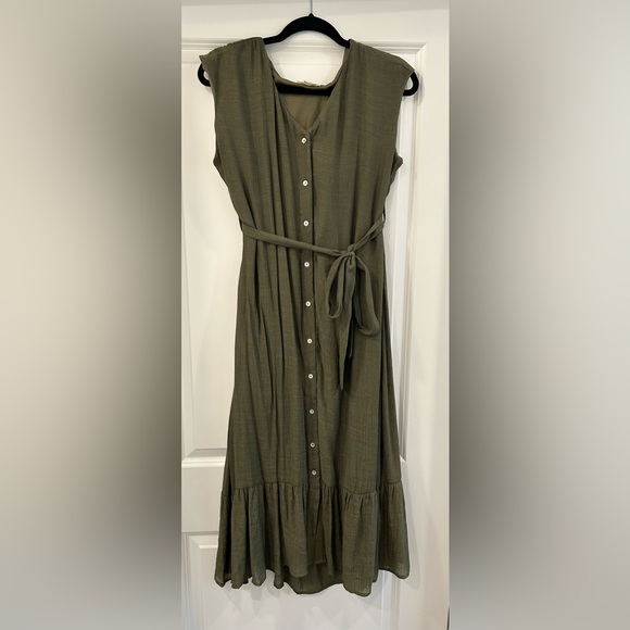 Dresses & Skirts - Olive Green Sleeveless Dress